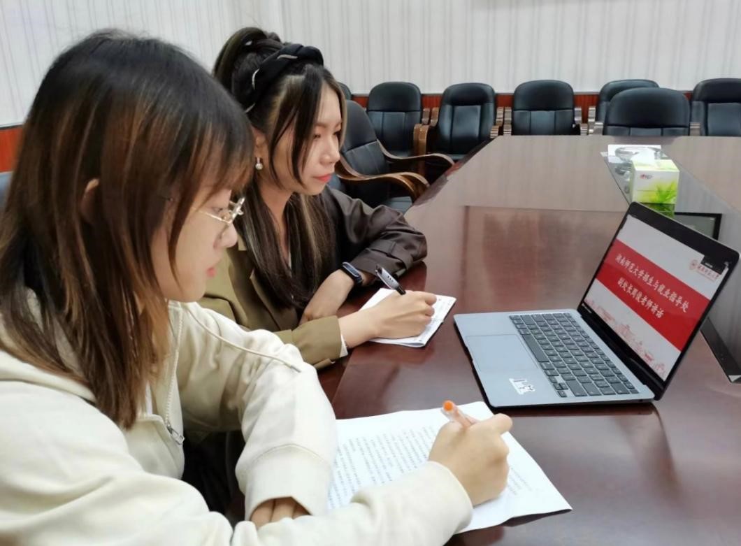 新闻与传播学院召开2019级毕业生考研就业推进会